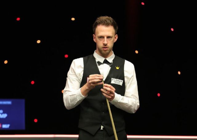 中国小将战胜特鲁姆普,惊天大冷张本智和3-4惨遭逆转