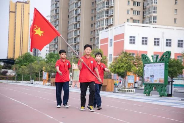 河镇中心小学少年先锋队入队仪式,思源实验学校少先队入队仪式