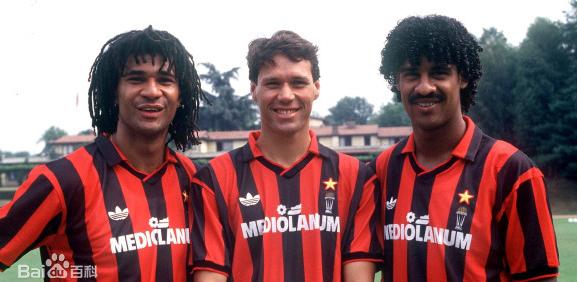 ac米兰红黑什么意思,红黑军团ac米兰后防那么强吗