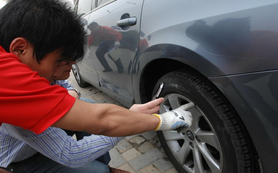 车子多久要做个四轮定位和动平衡,车子为啥要做四轮定位和动平衡