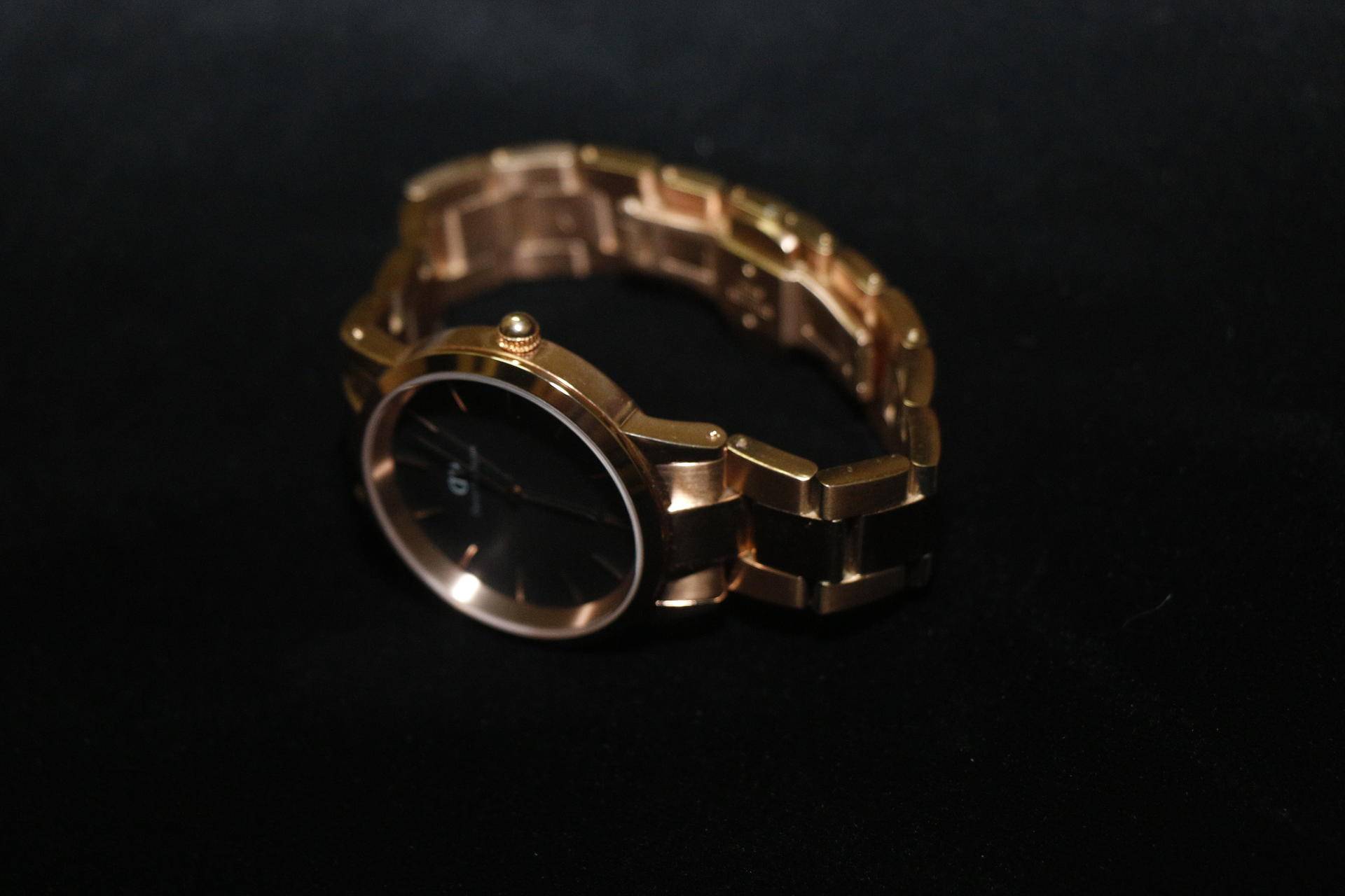 富婆送给他一块手表,富婆送的高端手表