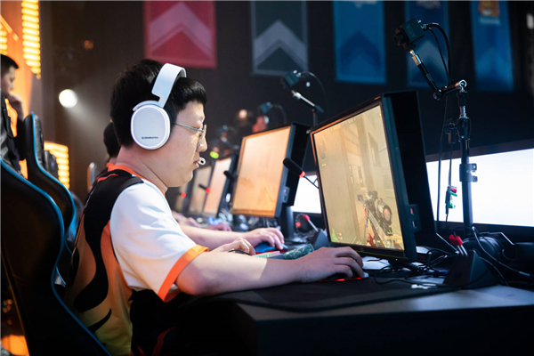 总决赛*击狙**对决烟雾游侠更胜一筹还是“现役第一狙”再度证明？