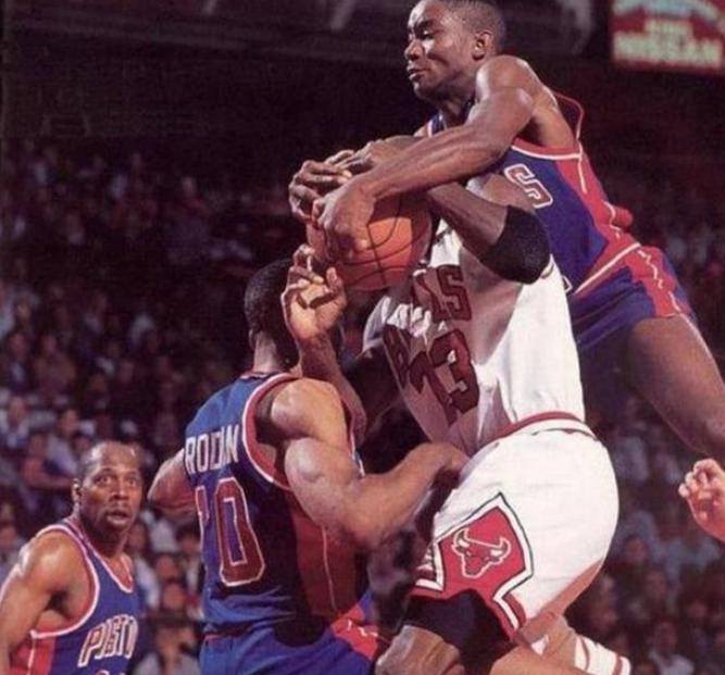 联盟史上打架第一阵容！安东尼、奥尼尔在他们手上撑不了一回合