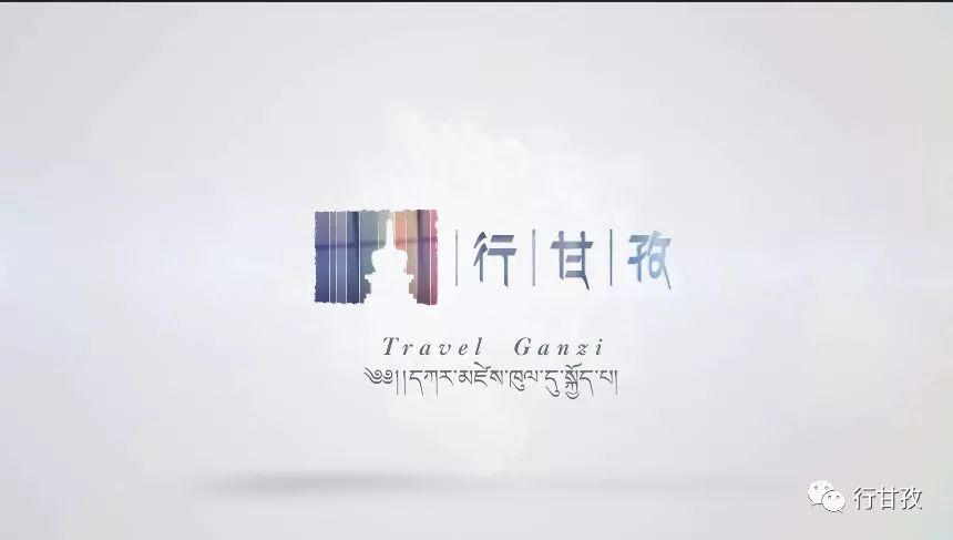 有人说，如果在10月错过了莲花湖，就相当于错过了整个秋天