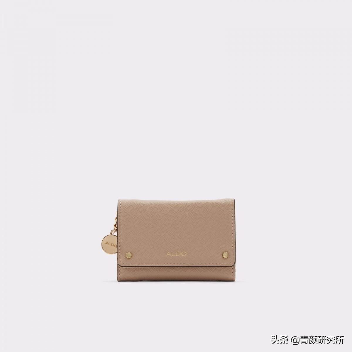 轻奢小众包包种草好看高级不撞款,10款时尚圈最受宠的轻奢包包