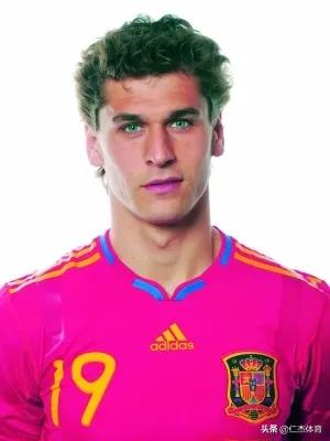 西班牙十大足球巨星现役,西班牙最帅足球明星