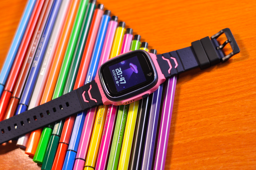 孩子在家上课用360手表，父母上班安心又放心