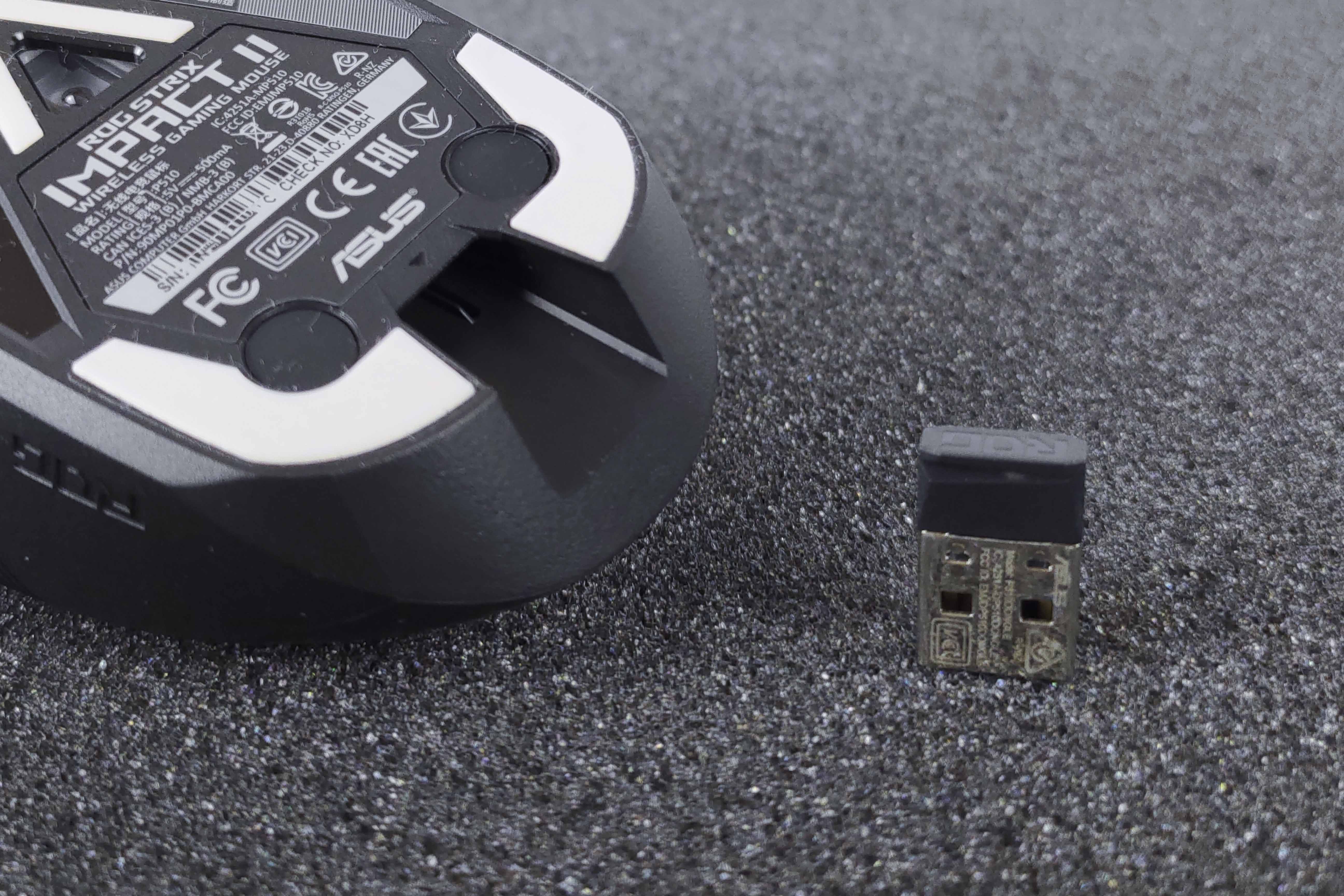 rog影刃2无线版鼠标拆解评测,rog月曜白影刃2鼠标测评