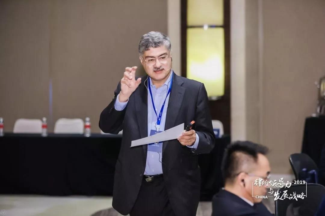 律师怎么一步步成长,律师从此走上了人生巅峰