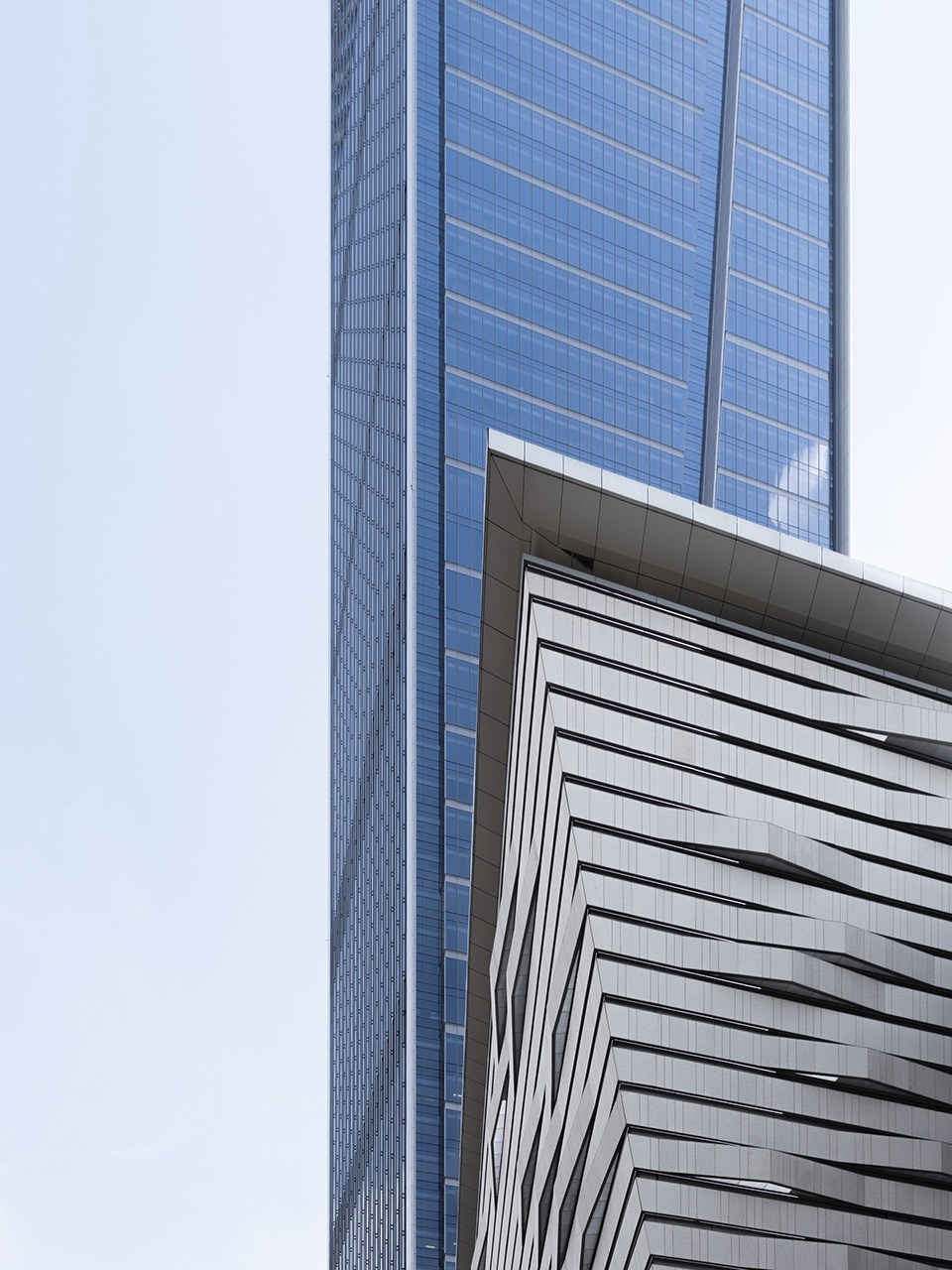 350米高的恒隆广场，昆明第一高楼，提供崭新都市生活体验