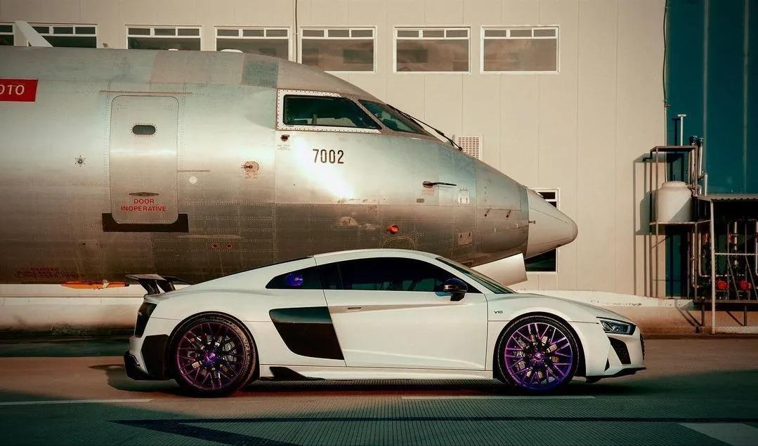 奥迪r8碳纤维车体,碳纤维奥迪r8