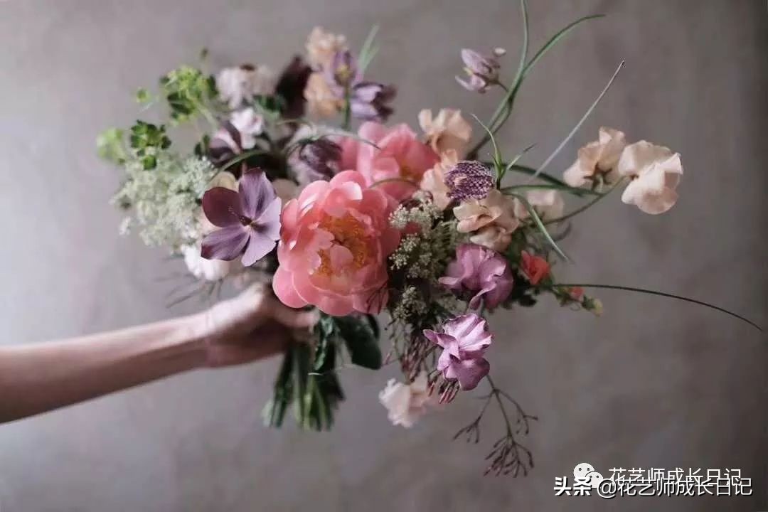 送给妈妈的手工花康乃馨,母亲节送妈妈什么颜色康乃馨