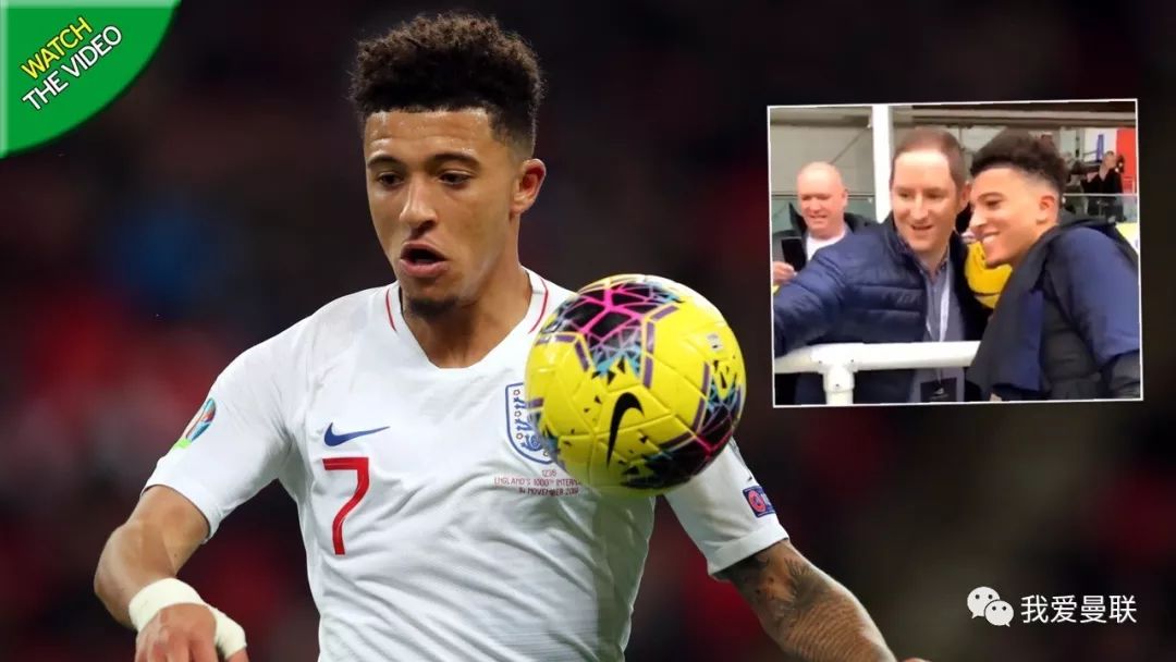 超红飞翼被喊加盟曼联！合影签名笑而不语，被标价1.4亿欧元