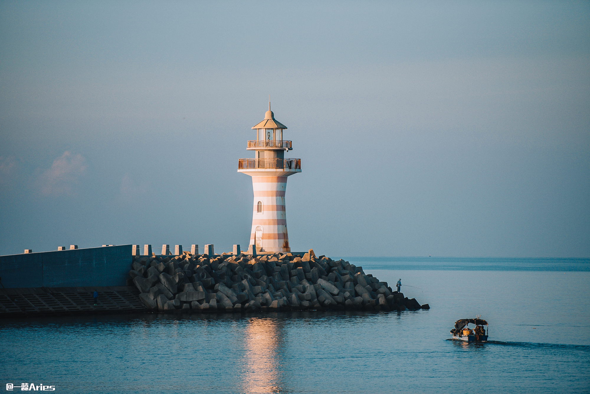 海南月亮湾旅游攻略,海南最美海湾旅游攻略