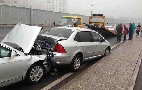 车辆追尾全责无保险怎么办,汽车追尾无责方要不要报保险