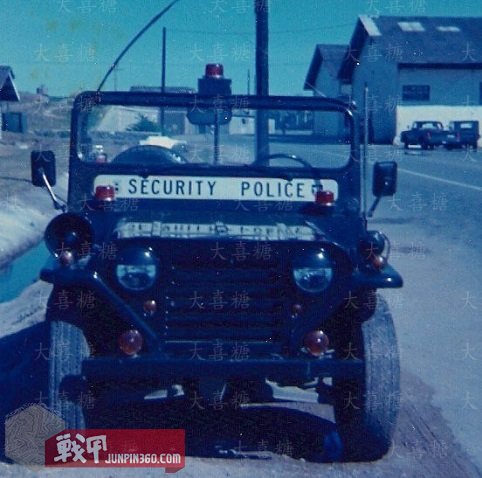 空军宪兵第四部分：安全部队制服配饰中的特色元素