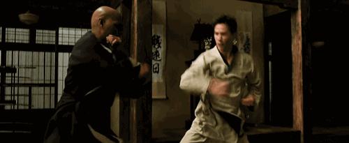 这「R级*片爽**」在国内只有被封杀的份