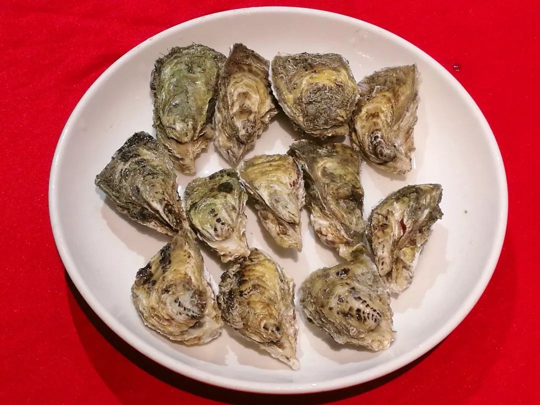 广州荔湾象拔蚌刺身,生蚝象拔蚌海鲜自助