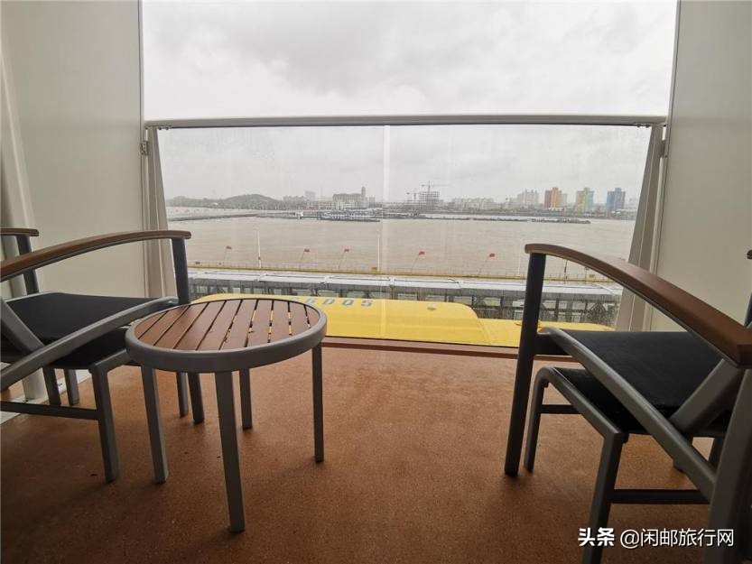 赶在台风来临前，赴一场霓虹之旅皇家加勒比光谱号游轮游记攻略