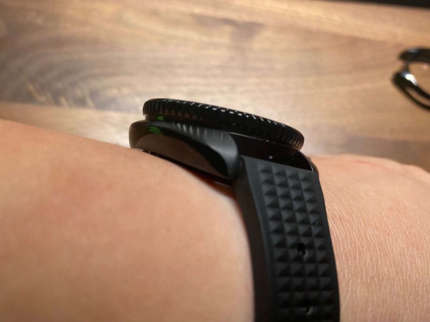 毒液六代评测,黑水鬼开箱真假对比