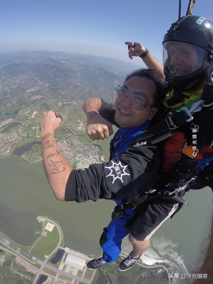 打卡在4000米高空,风靡世界的高空跳伞,悄然改变国人的度假方式