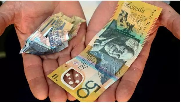万张假钞泛滥澳洲,华人深受其害!教你如何辨别澳洲钞票真伪