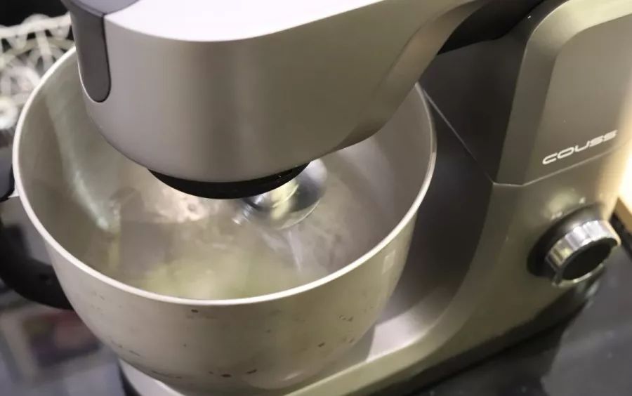 奶油鲜花蛋糕图片,鲜花奶油生日蛋糕