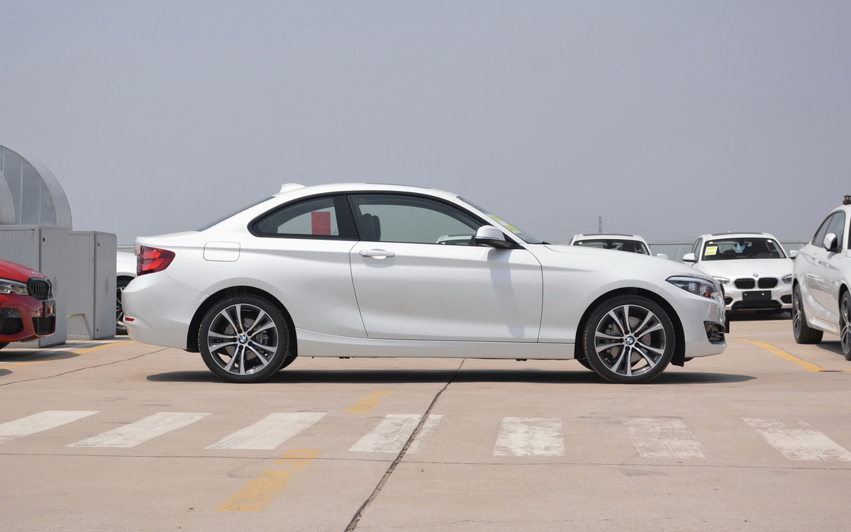 最帅的软顶敞篷4座宝马20万新车,十万能买硬顶两门四座敞篷宝马吗