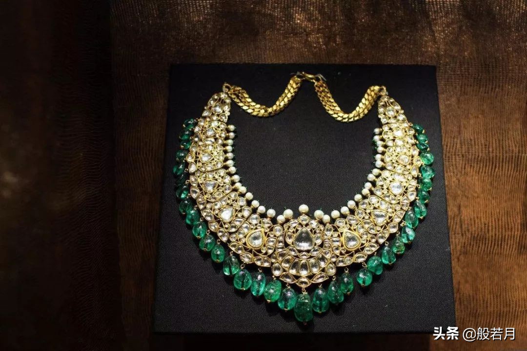 鍗板害楂樼骇鐝犲疂棣栭グ,鍗板害鐝犲疂棣栭グ