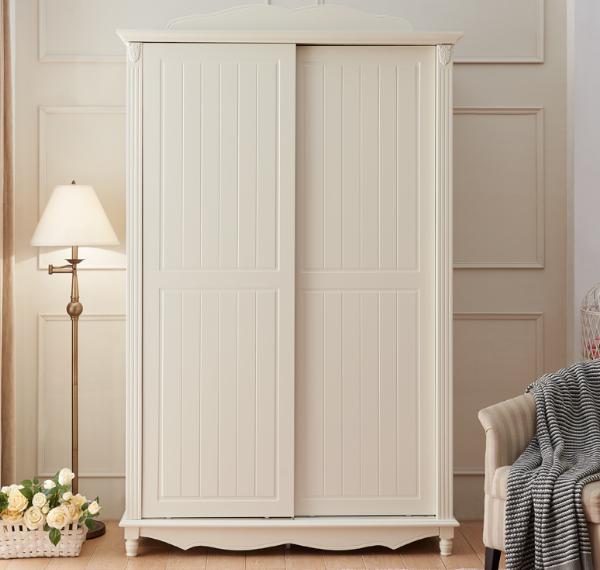 房间里很多虫子可以用樟脑丸吗,樟脑丸如何去除衣柜里的虫