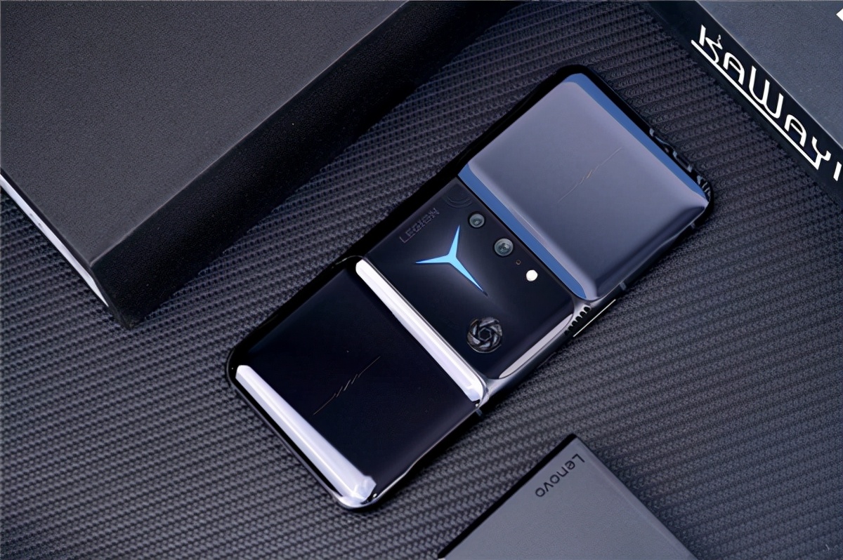 荣耀X20Max彩蛋登场那些年我们追过的巨屏手机