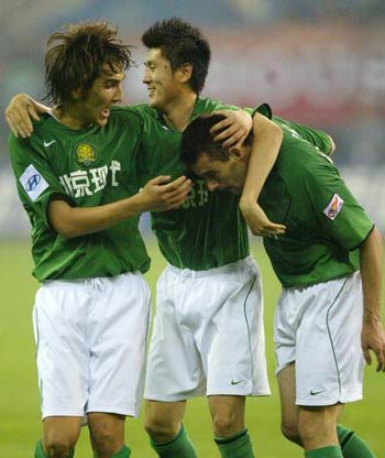 2005年武汉足球七连胜,中超深足3-0武汉长江终结五连败