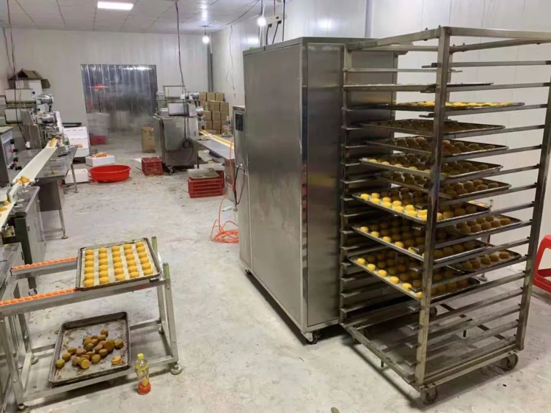 大批假月饼被曝光！广东人爱买的“美心”“荣华”“广州酒家”都中招