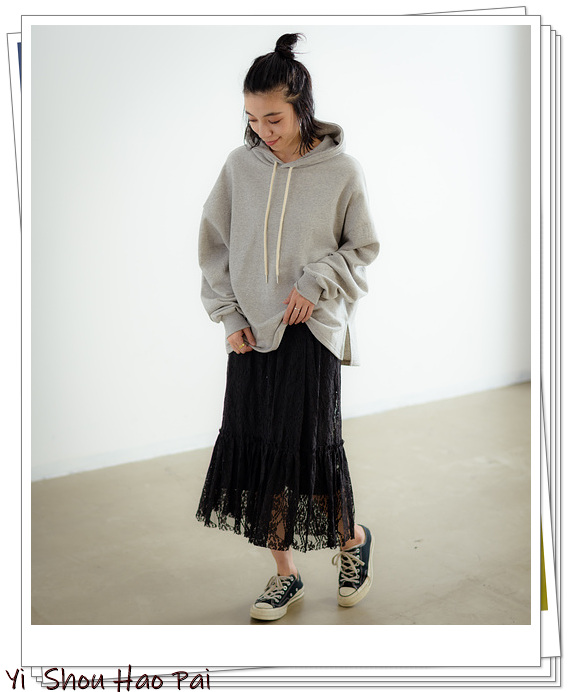 thombrowne灰色卫衣5码上身效果,春季灰色卫衣怎么搭配才好看