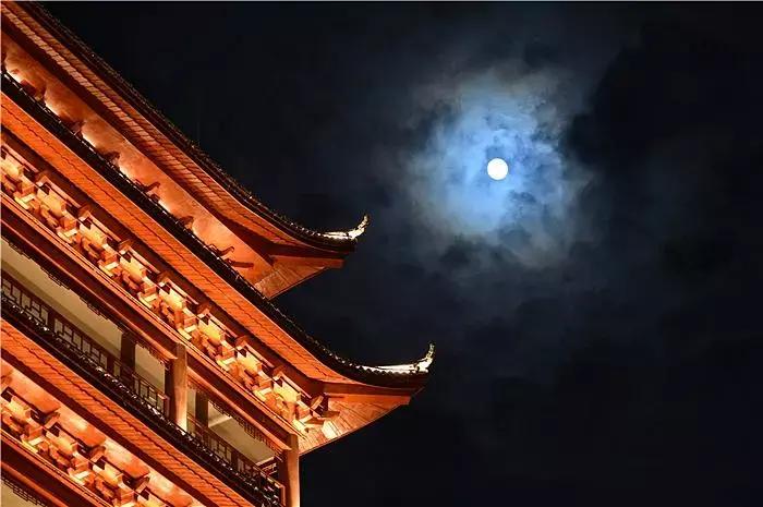 经典绝美的咏月古诗词,中秋咏月古诗词四句四言