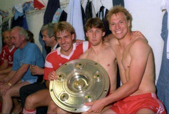 球王马拉多纳穿拜仁球衣,马拉多纳拜仁10号