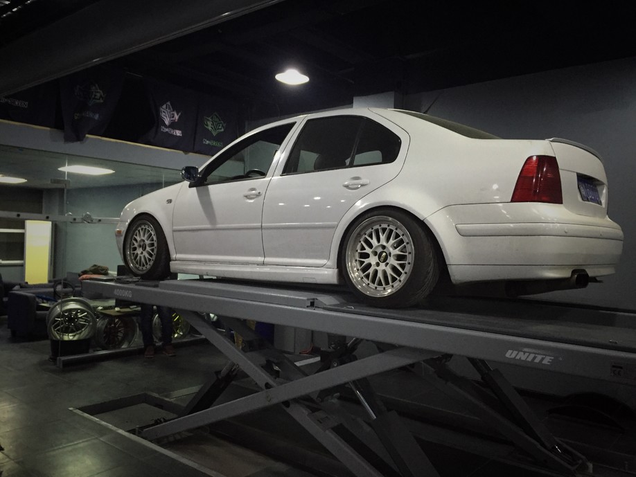 怪兽修车：翻新一辆05年的高尔夫4，重温经典，改装老车