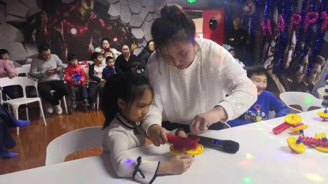 携手战“疫”,卡巴在行动线上智趣课堂50个主题,速速免费来领吧