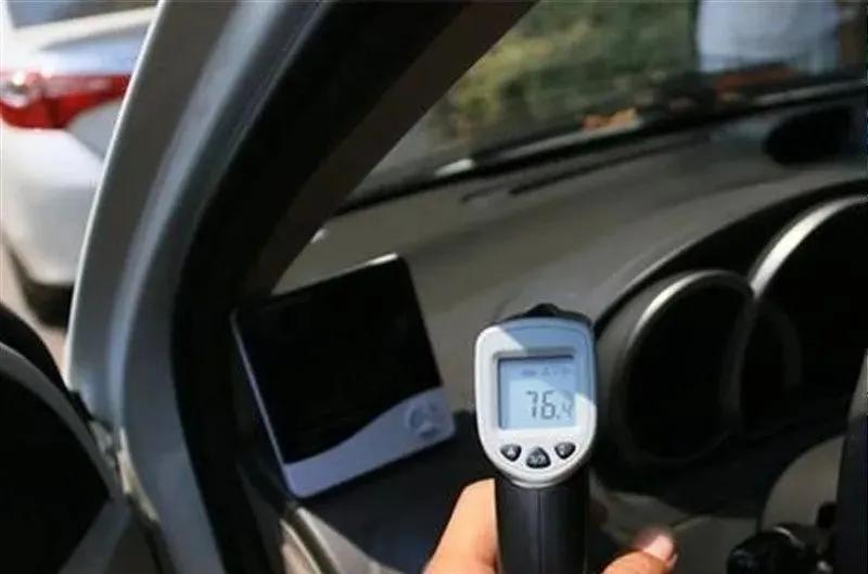 高温暴晒下的车,高温天气汽车暴晒有啥影响