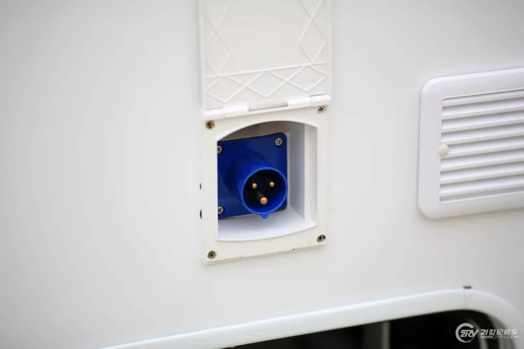 不超过50万的越野房车,不到40万的豪华大型房车