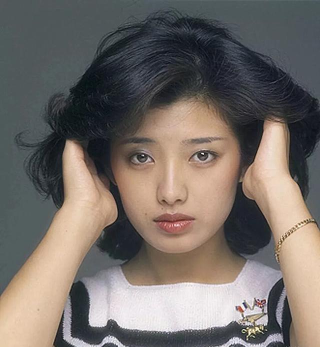 山口百惠和她的两个儿子,山口百惠21岁1980年隐退纪录