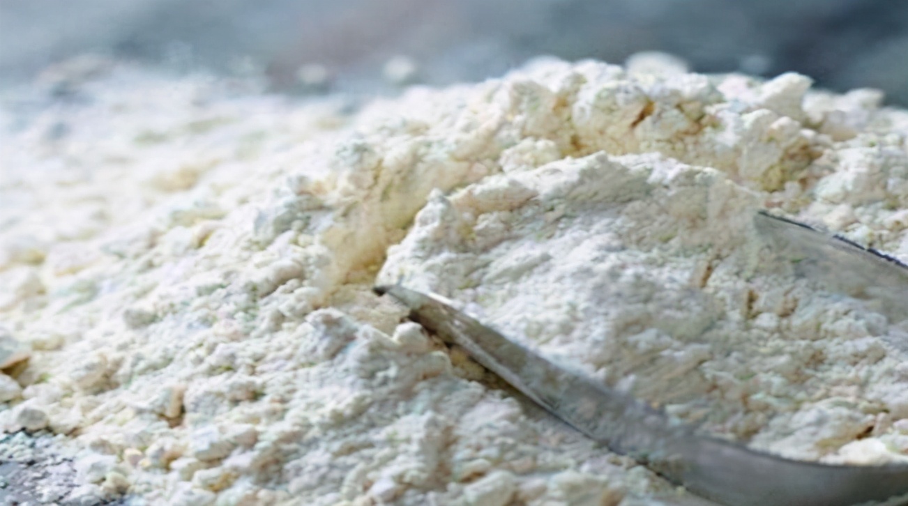 为什么天气热面粉有虫,如果面粉里有虫子该怎么解决