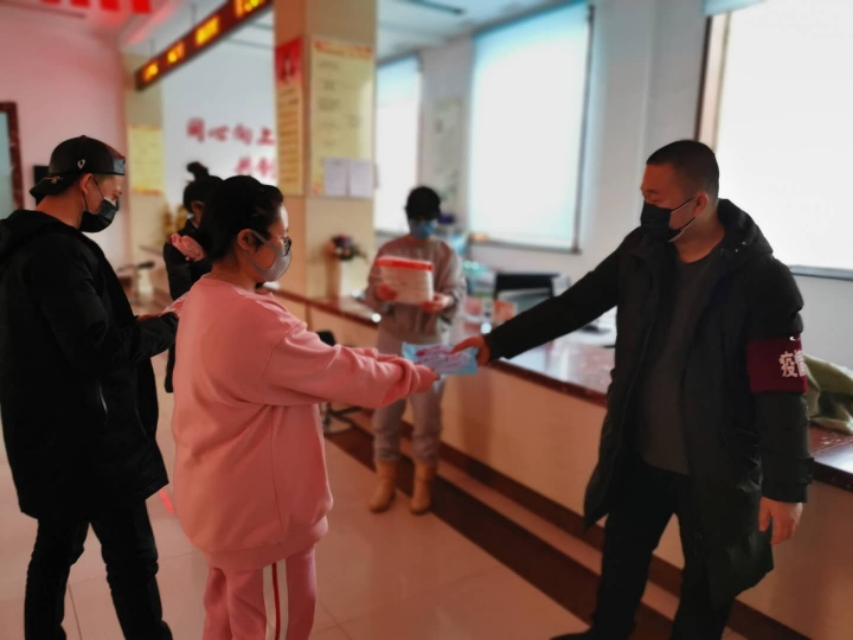 黑龙江绥棱县:*党**员战“疫”情服务更暧心