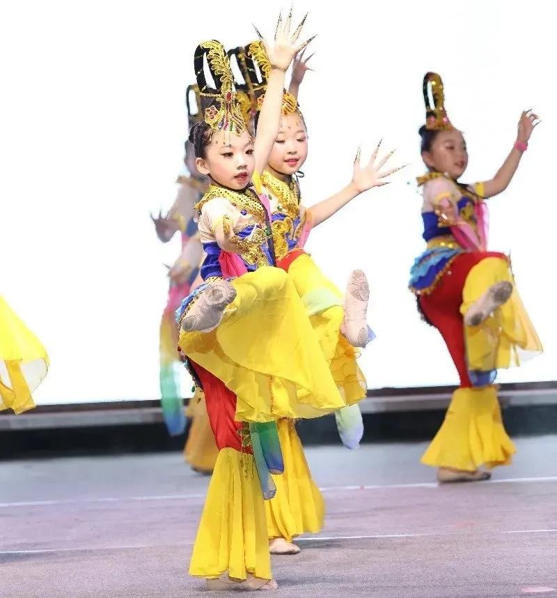 剑阁县鼓楼幼儿园庆祝中国*产党共**成立100周年暨毕业典礼文艺汇演