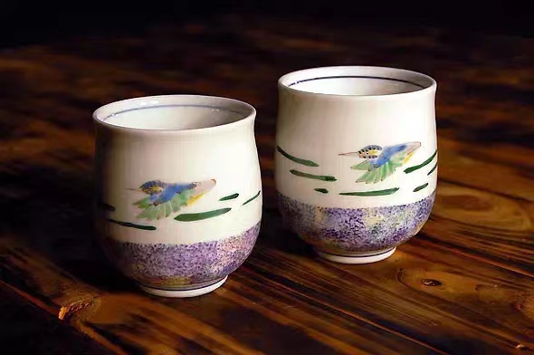 日本陶瓷工艺品,日本陶瓷和中国陶瓷的区别