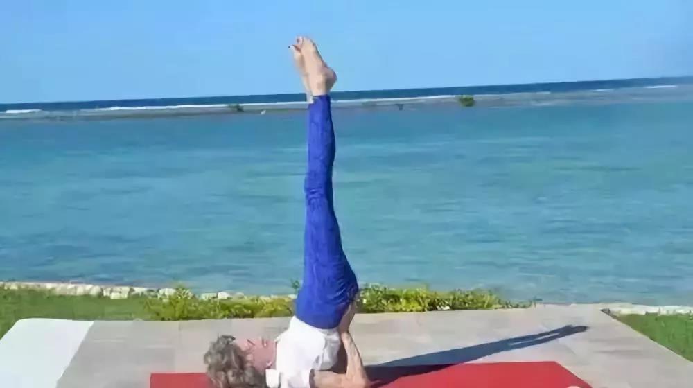 世界最小年龄的瑜伽教练,世界最年长瑜伽老师