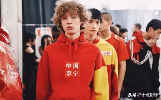 李宁现状：儿子帅气女儿可爱，化身“潮叔”与90后消费者互动卖萌