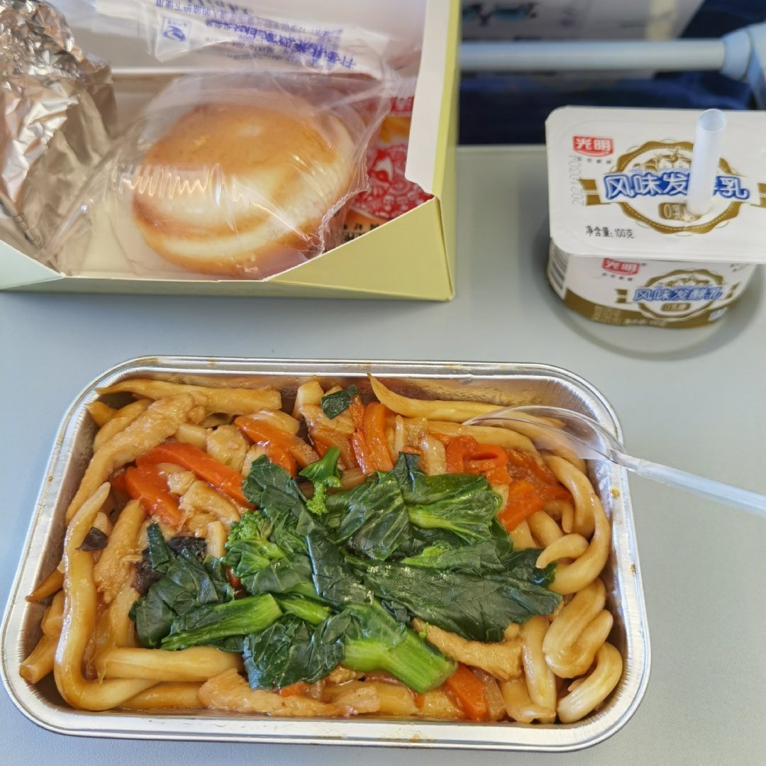 山东航空飞机上的餐食是免费的吗,山东航空飞机餐可不可以选择