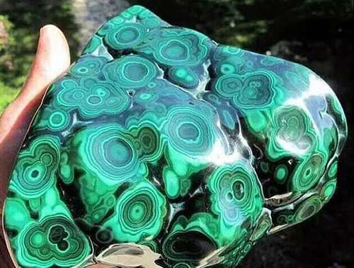 天然孔雀石真假辨别,孔雀石散珠真假鉴别方法