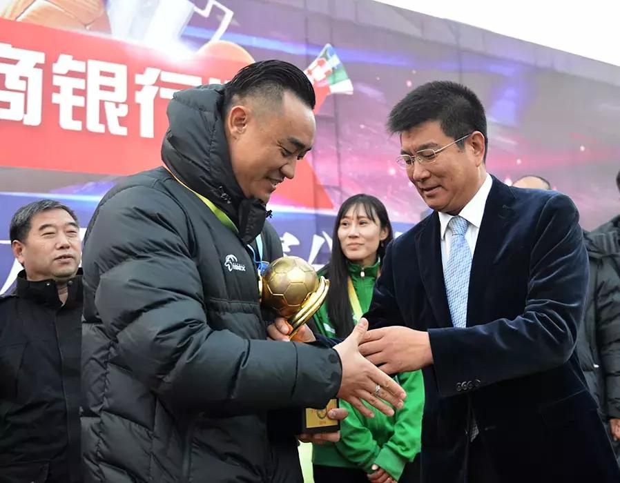 决赛日，用足球证明自己！“烟台农商银行”第五届足协杯落下大幕